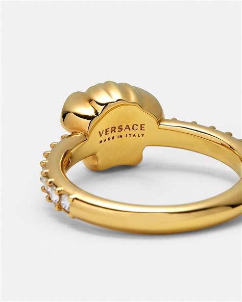 anello versace oro donna|Anello medusa tiles con cristalli .